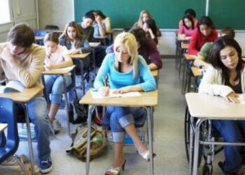 Le istituzioni hanno abbandonato la scuola