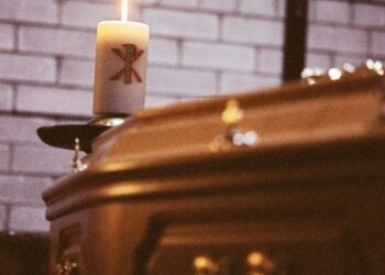 Estorsione ad agenzia funebre, 4 arresti