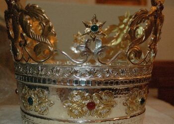 Nuova corona per la statua di Santa Veneranda