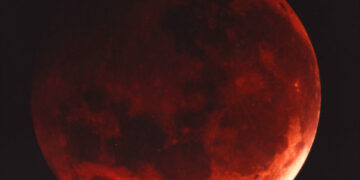 Nella villa comunale, per osservare l’eclissi di Luna