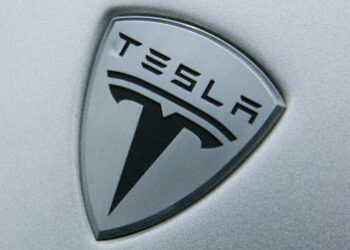 Google e Tesla trattano per la vettura «senza autista»