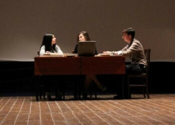 Teatro, trionfo per ‘Alice e Pier nel paese della matematica’