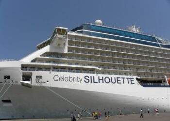 Malore su nave da crociera, soccorso a largo di Crotone