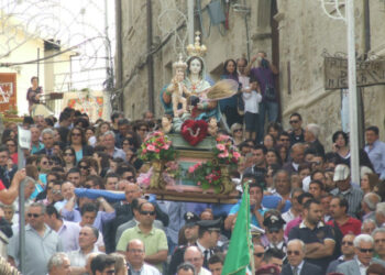 Festa di Manipuglia, l’effige sacra rientra in paese