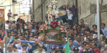 Festa di Manipuglia, l’effige sacra rientra in paese