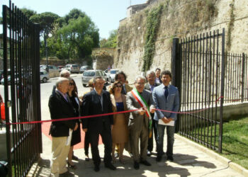 Inaugurato il nuovo parco nel fossato del Castello Carlo V