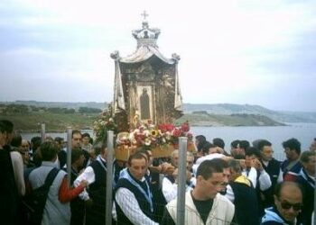 Pellegrinaggio Crotone-Capo Colonna, strada illuminata
