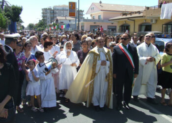 Festeggiamenti di Manipuglia, dopo 41 anni la statua in processione per le vie di Torretta