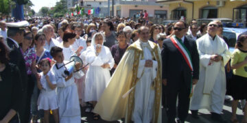 Festeggiamenti di Manipuglia, dopo 41 anni la statua in processione per le vie di Torretta