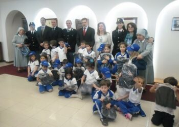 La scuola paritaria ‘Siciliani’ in visita alla Questura