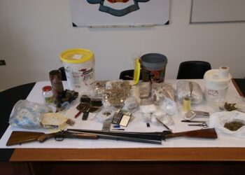 Sequestrati 10 Kg di droga e due fucili a Cassano