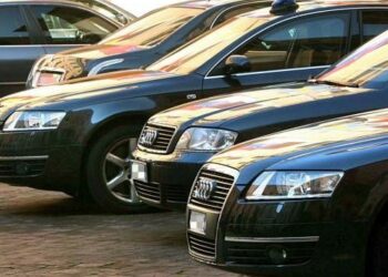 Governo: Magorno-Faraone, non si tagliano autoblu ma canadair