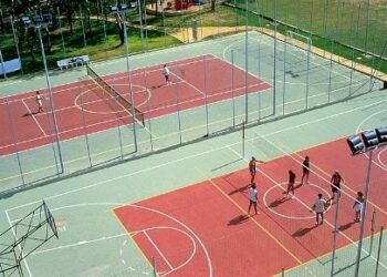 Campi polivalenti Crucoli, soluzione in vista