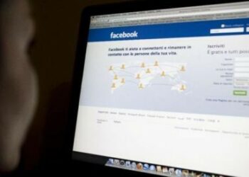 Offende ragazza su Facebook, denunciato 17enne