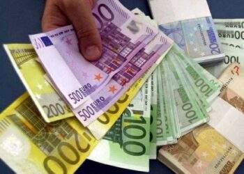 Basta incarichi dirigenziali da 10/20mila euro mensili