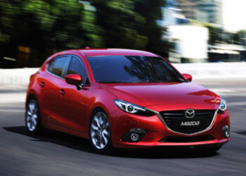 Mazda3, la nuova generazione tenta di nuovo la sfida alla Golf