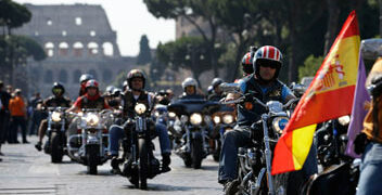 Roma invasa dalle Harley-Davidson per il 110°