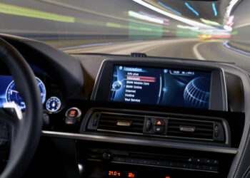 Bmw rivoluziona il ConnectedDrive: arriva lo store per le app delle auto online