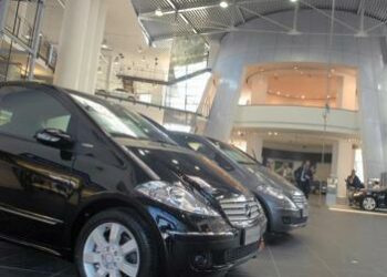 L’auto in crisi, ecco i motivi del crollo delle vendite ai privati