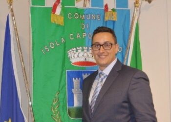 Prima seduta Consiglio Comunale a Isola, Frustaglia nominato presidente