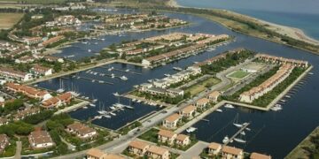 Gruppo LaAV in piazza Santa Lucia a Ciro’ Marina