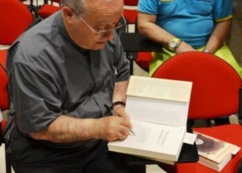 Editoriale ”L’Isula” di Don Edoardo Scordio diventa un libro
