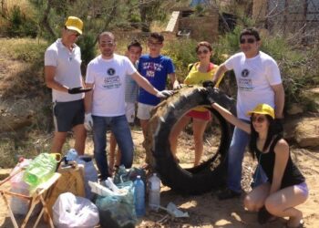 Giornata ‘Spiagge Pulite’ a Le Castella con Legambiente Petilia