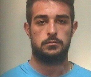 Marijuana nascosta nella biancheria intima