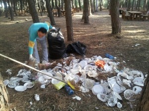 I'M ripulisce la Pineta di Ciro' Marina (1)