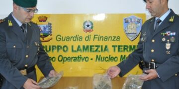 Marijuana in auto, in manette pusher lametino