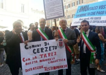 No alla Tares, manifestazione dei sindaci calabresi a Roma