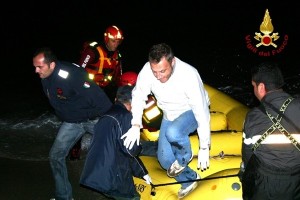 Sbarco di 56 clandestini sulle spiagge di Botricello (5)