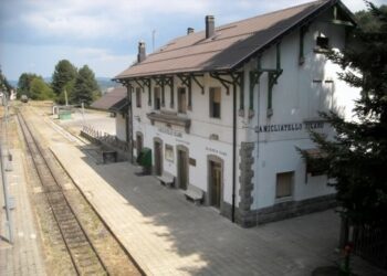 Ripristinare stazione e treno a vapore a Camigliatello