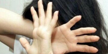 Picchia donna e la violenta, arrestato pregiudicato di Ciro’ Marina