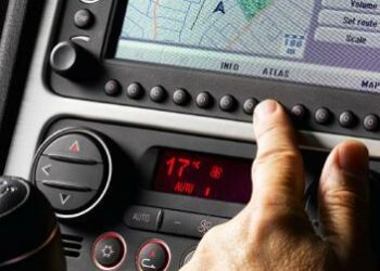 Rivoluzione online a bordo delle auto: dalle black box alle connected car