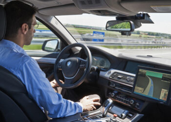 L’auto che guida da sola? Così Bmw prepara il futuro della mobilità
