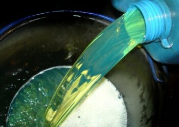 Rubavano gasolio dai camion della raccolta rifiuti