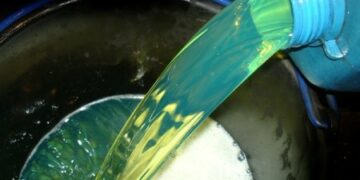 Rubavano gasolio dai camion della raccolta rifiuti