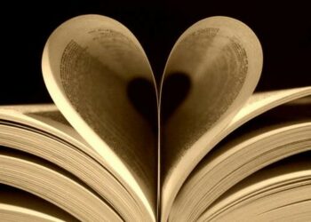 Gruppo LaAV in piazza Santa Lucia a Ciro’ Marina