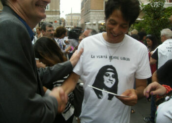 Emanuela Orlandi, a trent’anni dalla scomparsa ricordata a Roma con una fiaccolata