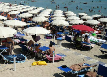 Abusi dei lidi balneari, Sindaco scrive ai gestori