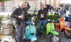 “Giro dei tre mari” in vespa a Crotone (1)
