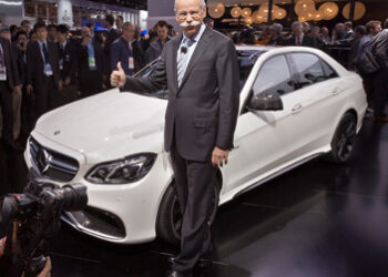 Daimler, crescono utili e fatturato grazie alla cessione di Eads