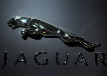 Jaguar torna nelle «piccole»: arriva l’erede della X-Type per sfidare i tedeschi