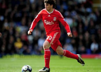 Inter, occhi su Insua: ma c’è anche il Napoli