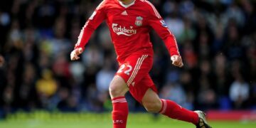 Inter, occhi su Insua: ma c’è anche il Napoli