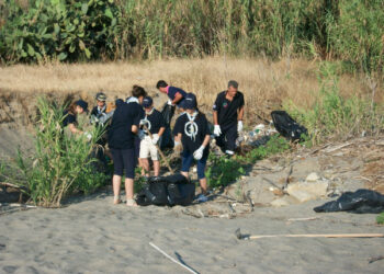 Crucoli, la Prociv e altre associazioni di volontariato in difesa della costa torrettana