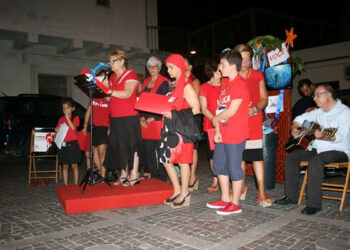 Gruppo LaAv di Ciro’ Marina in piazza Pescheria