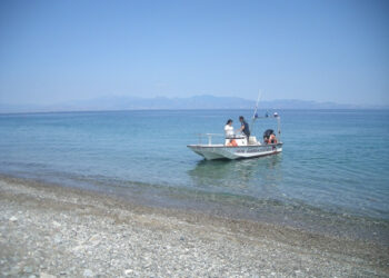Mare inquinato a Rossano: intervento della Guardia Costiera e dell’Arpacal