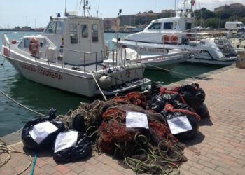 Sequestrati attrezzi da pesca illegali nell’Area Marina di ‘Capo Rizzuto’